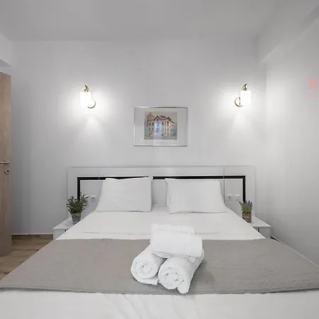 Azur Residences, Nilie Hospitality Mgmt Apartment