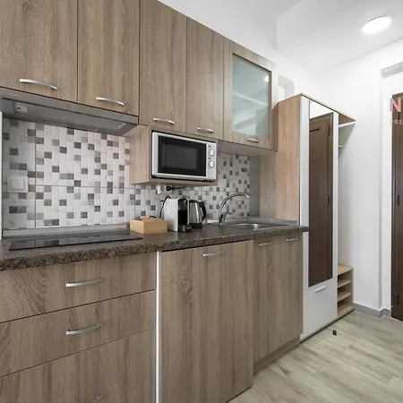 Azur Residences, Nilie Hospitality Mgmt Apartment
